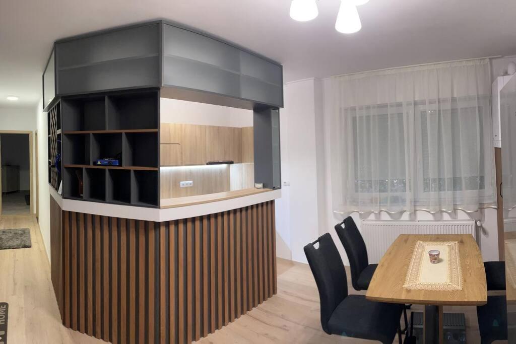 Bingo Apartman Cristuru Secuiesc Экстерьер фото