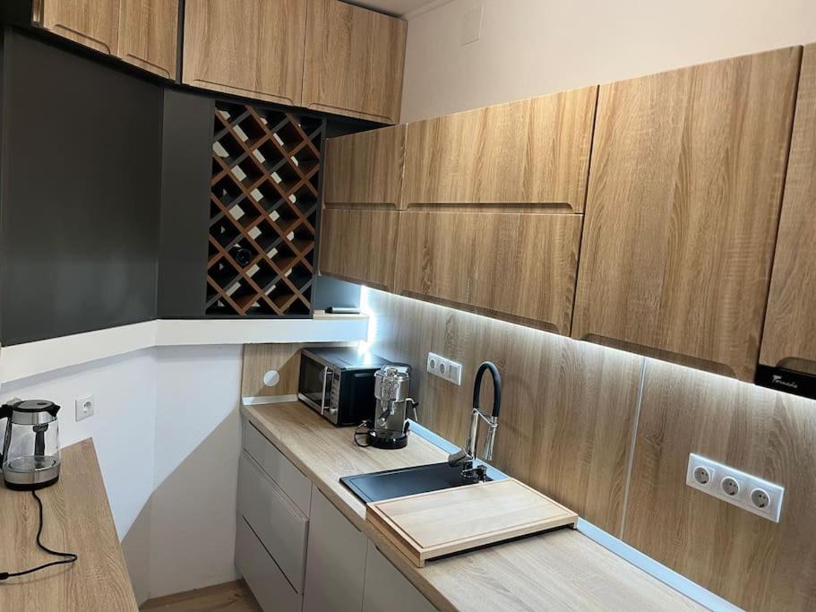 Bingo Apartman Cristuru Secuiesc Экстерьер фото